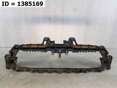 8U0853692C Каркас решетки радиатора Audi Q3 I Рест. (2014-2018)