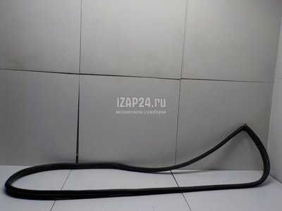1781749 Уплотнитель двери Ford Fiesta (2008 - 2019)