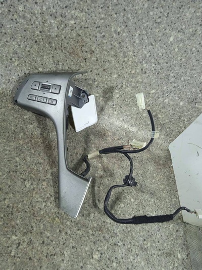 GS1F664M0D Кнопки руля L , НЕ ИДЕАЛ , ПОТЁРТЫ. Mazda 6 GH 2009