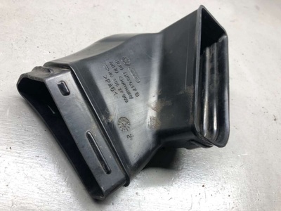 8D0129617B Патрубок воздушного фильтра Audi A4 B5 1998