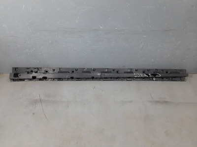 51777425469 Кронштейн накладки на порог (наружней) BMW X7 G07