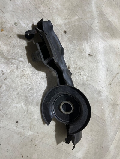 51767255804 Уплотнитель капота BMW 3 F30/F31/GT F34 F30 330i 2017 ,7255804,18068510