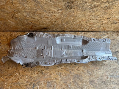 5Q0825661AF крышка термическая туннель audi a3 8v