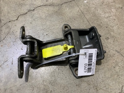 82421EA00A Петля двери NISSAN PATHFINDER 2006 82421-EA00A