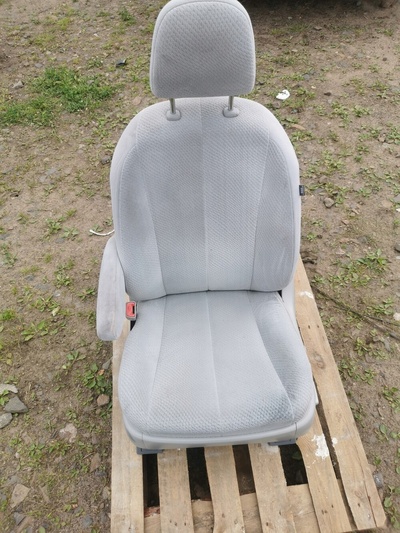 кресло левый водителя велюр toyota сиенна 2011 - купить бу Z28572740 - iZAP24