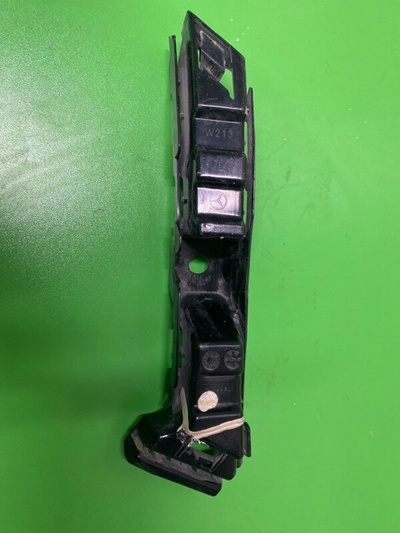 A2138850365 Кронштейн бампера Mercedes-Benz E-class W213 2016- , 907936