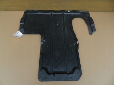 A2135246600 е класса в 213 крышка под двигатель 4 matic