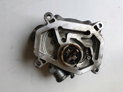 A2701801001 vacum насос waku мерседес c е w205 w207 2.0 cgi