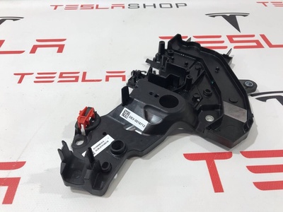 109588800S Прочая запчасть Tesla Model 3 2021 1095888-00-S,1109683-00-K