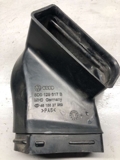 8D0129617B Патрубок воздушного фильтра Audi A4 B5 1997