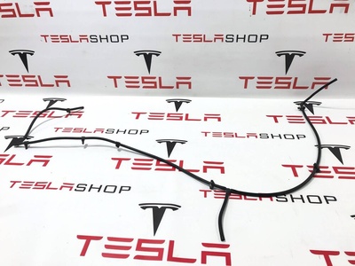 105464701A Прочая запчасть Tesla Model S 2013 1054647-01-A,1054647-00-A