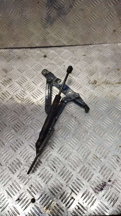 4B5827302F Петля крышки багажника Audi A6 C5 (S6,RS6) 1999