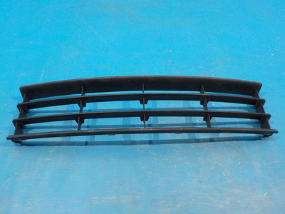1Z0853677C Решетка переднего бампера центральная SKODA Octavia A5 (1Z) 2004-2013
