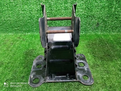 8P0807133A кронштейн усилителя переднего бампера Audi A3 (8P1) 2003-2013