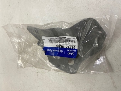 663171R300 Кронштейн крыла Hyundai Solaris 2010-2017