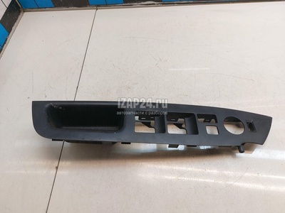935722P010VA Накладка блока управления стеклоподъемниками Hyundai-Kia Sorento II (2009 - 2020)