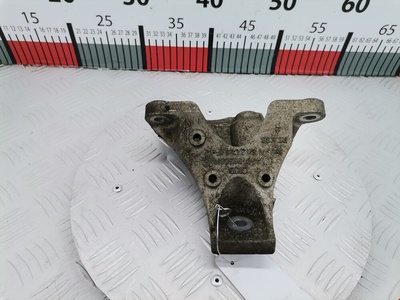 06E121161R Кронштейн двигателя (лапа крепления) Audi A6 C6 (2004-2011) 2005 ,