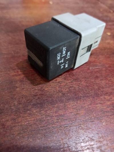 Реле volvo mitsubishi mb953394