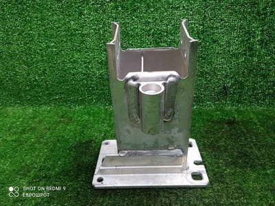 8K0807134C кронштейн усилителя переднего бампера Audi A4 (B8) (2007-2015)