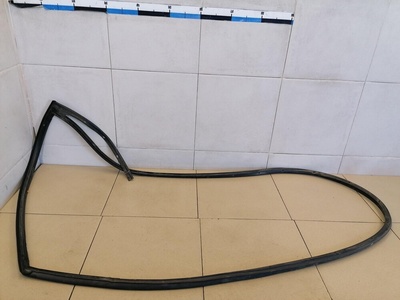 831404L000 Уплотнитель двери HYUNDAI Solaris 2010-2017
