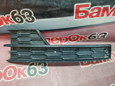 5E0807681F9B9 решетка бампера Skoda Octavia A7 2013