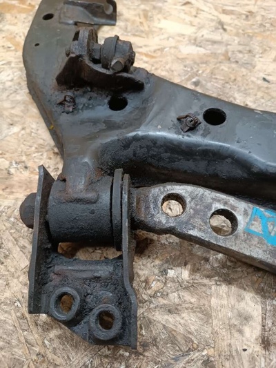 Рычаг передний правый Nissan Primera P12 2004