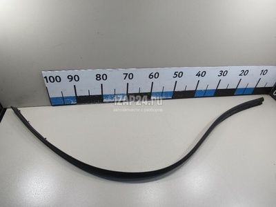658201LA0A Уплотнитель капота Nissan QX56/QX80 (Z62) 2010