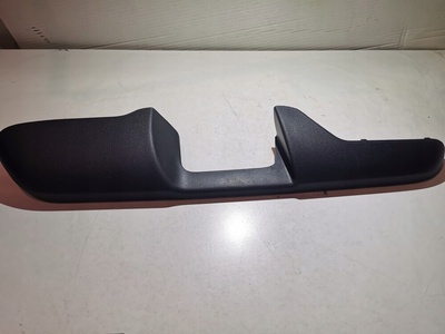 Крышка боковых ручки lp focus mk2 4m51a24049