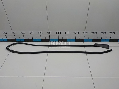 828305506R Уплотнитель двери Renault Arkana 2019
