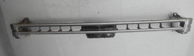 решетка радиатора Nissan Prairie M11 1992