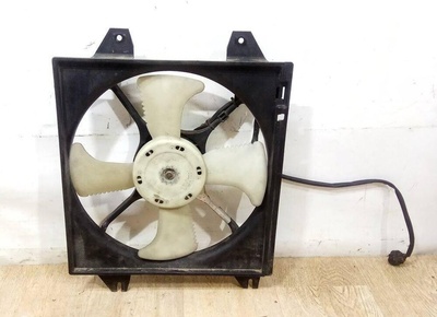 MR568327 вентилятор радиатора Mitsubishi Galant 8 2000