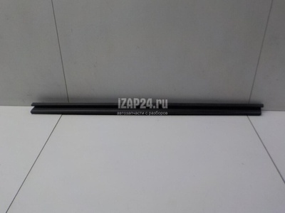 803305037R Уплотнитель (внутри) Renault Duster II 2021