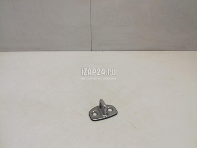1U0837033B Ответная часть замка двери VAG Octavia (1997 - 2000)