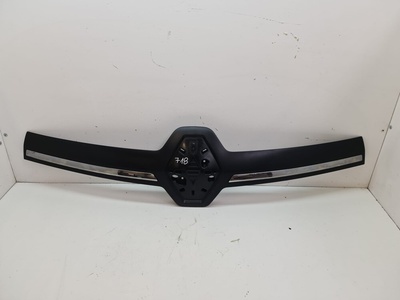 628951918R решетка радиатора логотип капота renault trafic iii рестайлинг