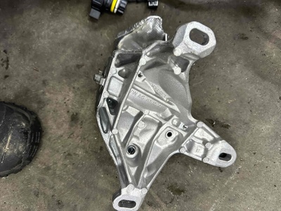 4n0399113 Кронштейн двигателя Audi A8 2020
