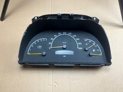 A0014464221 мерседес вито w638 спидометр часы