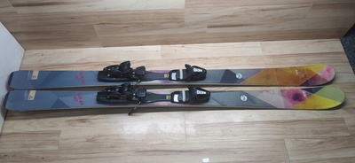 Narty FISCHER KOA 167 cm Wiązania 10 XTR лыжи фишер koa 167 см wiązania 10 xtr