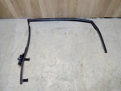 95061132 Уплотнитель стекла передней двери правой Chevrolet Captiva (C100) 2006-2011 2007