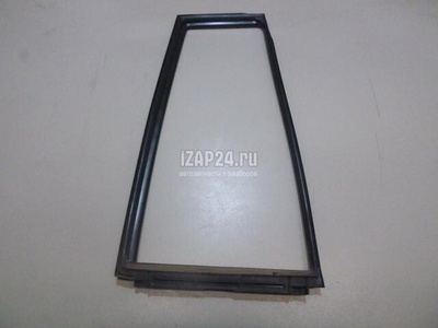 6818848040 Уплотнитель форточки правой Toyota Highlander II (2007 - 2013)