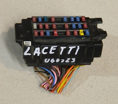 96451738 Блок предохранителей chevrolet lacetti