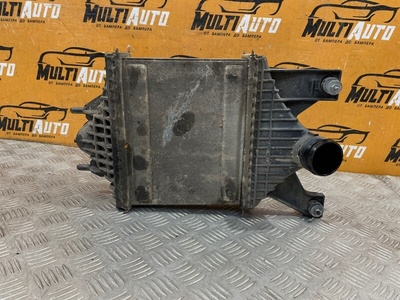 FPLA6K775AB Интеркулер Land Rover Discovery 5 2020