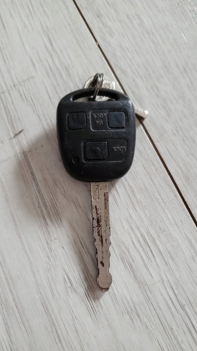 736670A toyota yaris avensis ключ ключ пульт valeo