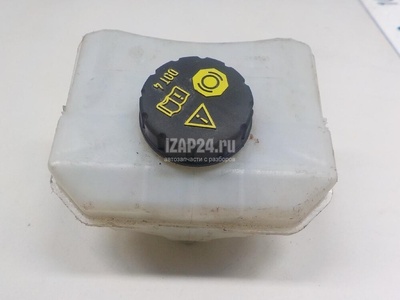 8W0611301 Бачок главного тормозного цилиндра VAG A4 [B9] 2015