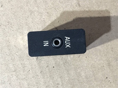 61346930561 Разъем AUX IN BMW 1 E82 2009