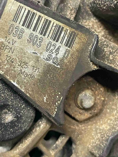 038903024D Генератор Volkswagen Golf 2008