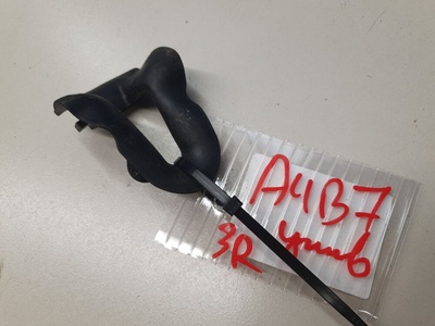 8E0837087E Уплотнитель замка двери Audi A4 B7 2004-2008