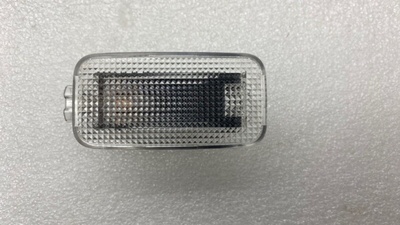 8125030210 Плафон подсветки багажника Toyota Camry (XV70) MXV70 2021