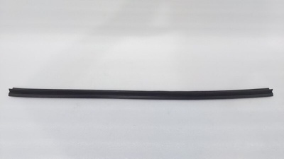 6786333050 Уплотнитель двери Toyota Camry 70 2019 , 67863-06100