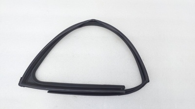 82540J7000 Уплотнитель стекла двери Kia Ceed CD 2021