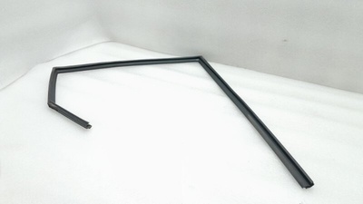 835401H500 Уплотнитель стекла двери KIA Ceed ED 2011